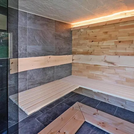 بيت للعطل Holiday Home,