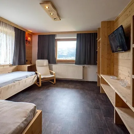 Holiday Home, * Fügen